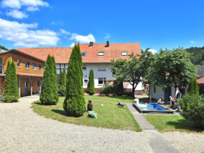 Отель Holiday farm situated next to the Kellerwald Edersee national park with a sunbathing lawn  Бад-Вильдунген